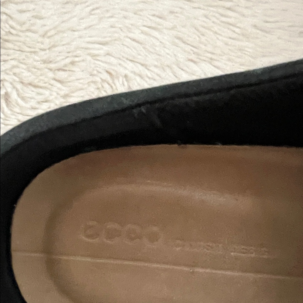 Ecco Black Suede womens oxford. excellent condition - Picture 2 of 5